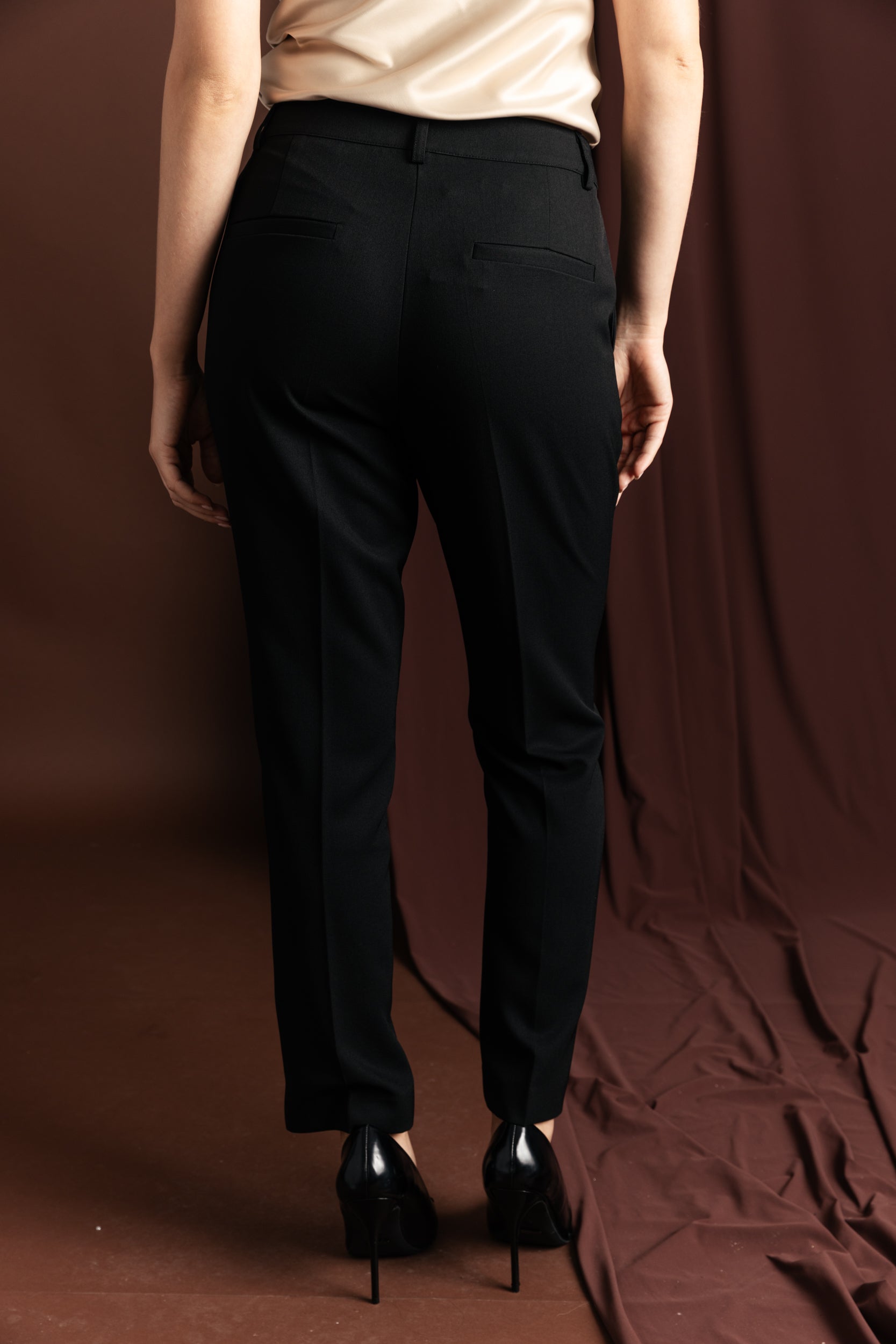 מכנסיים בגזרת סיגר