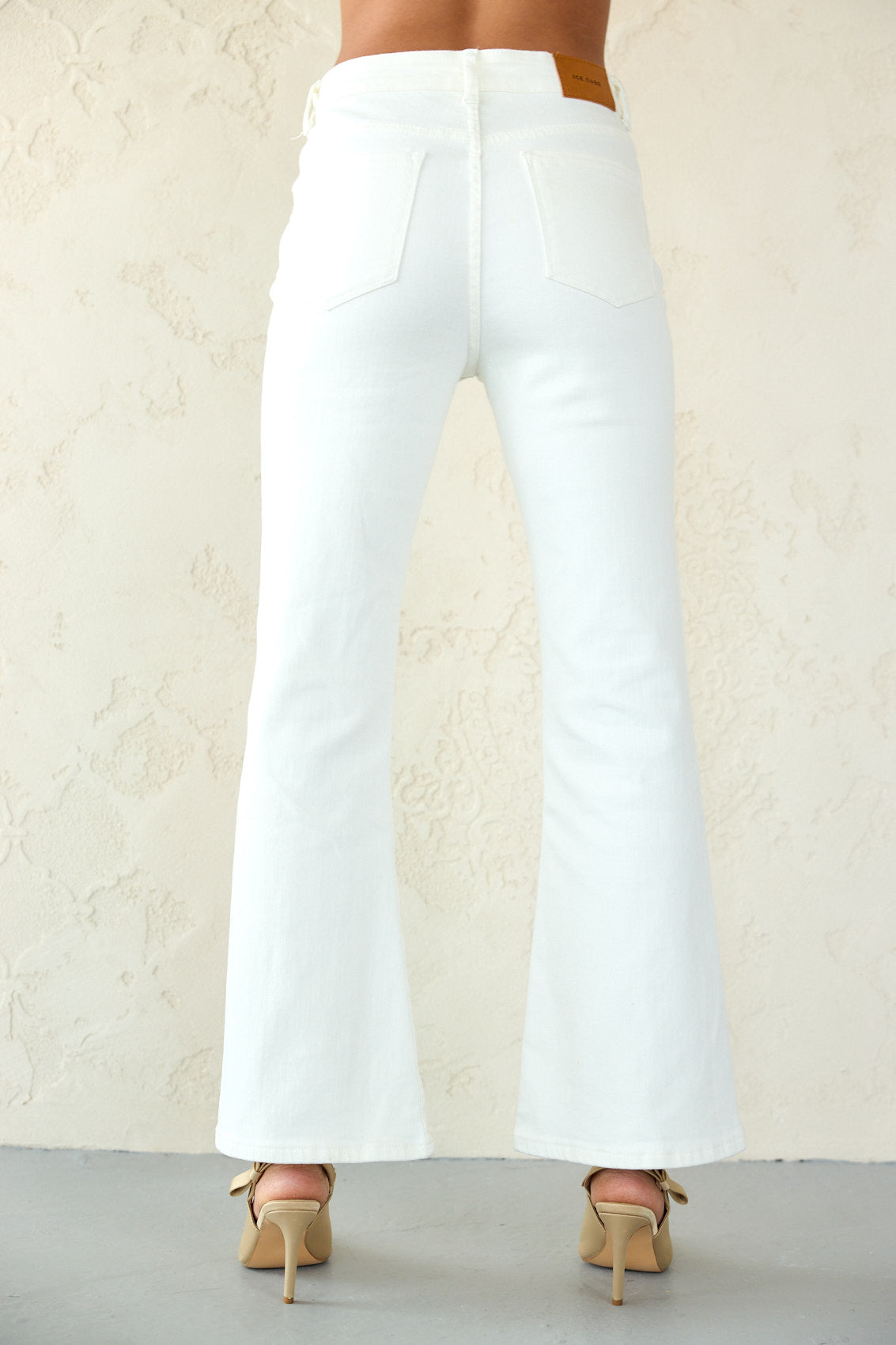 ג'ינס BOOTCUT
