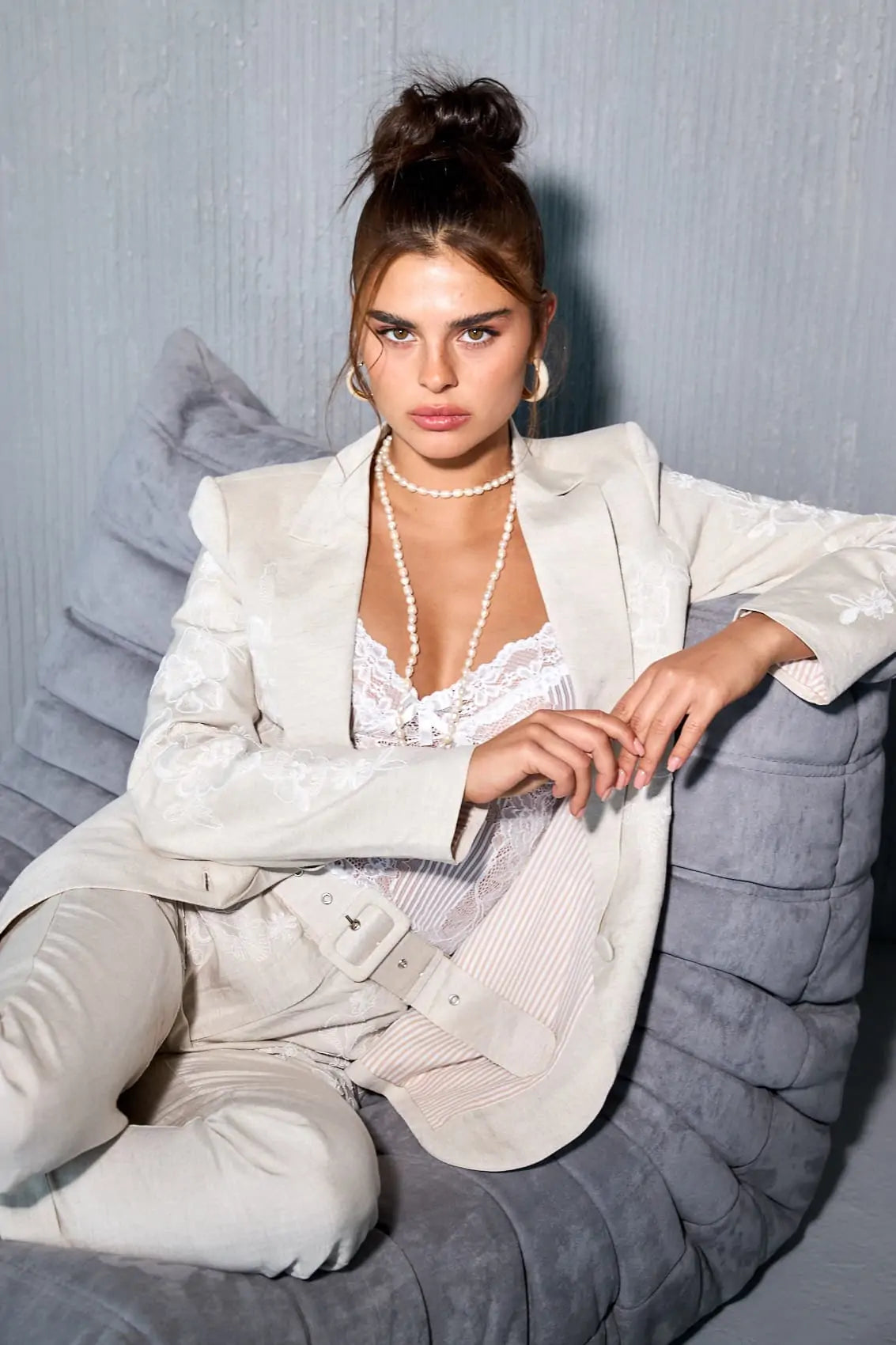 בלייזר פשתן רקמת פרחים