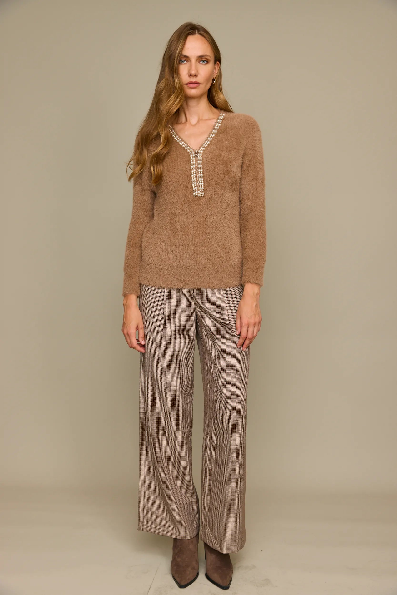 סריג פנינים צווארון רוכסן