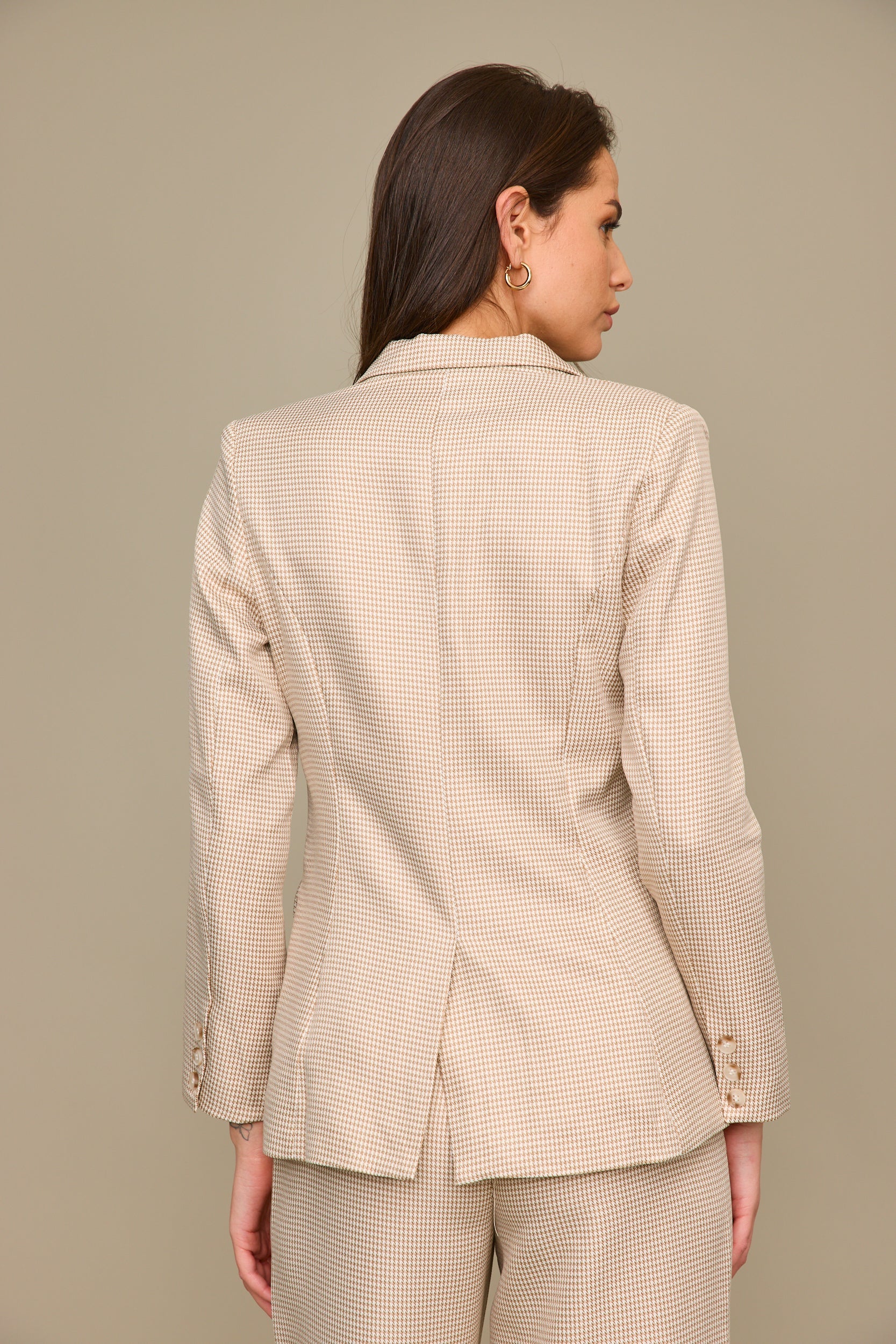 ג'קט מחוייט דוגמא כיסים