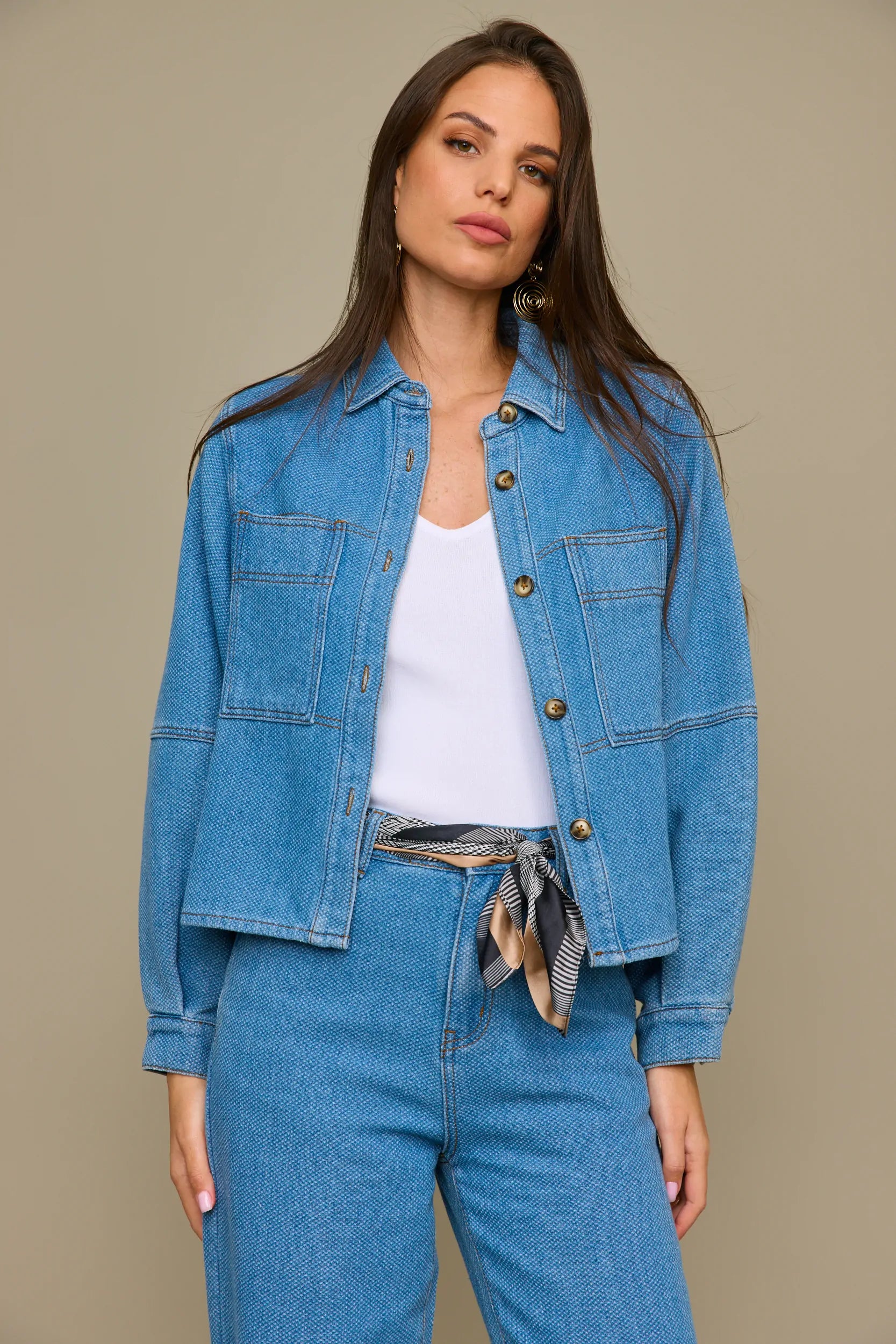 חולצת ג'ינס כפתורים