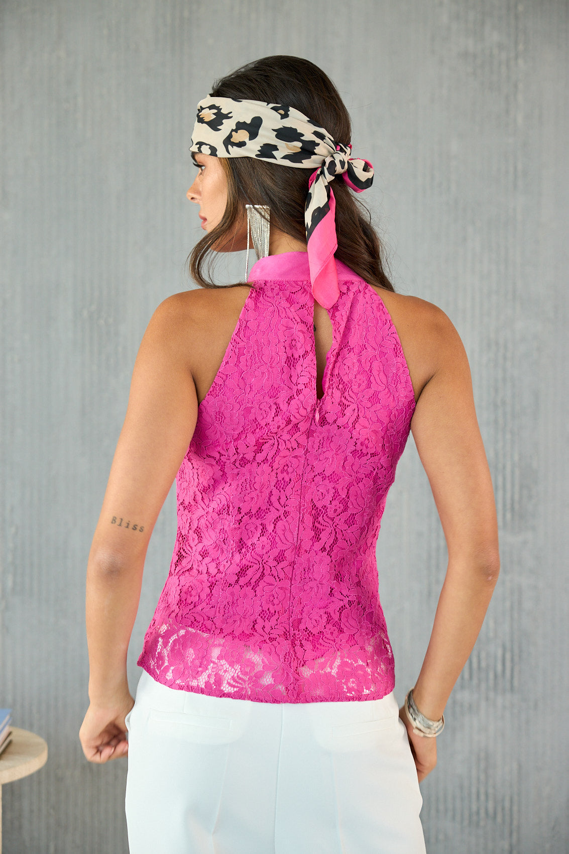 טופ קולר תחרה