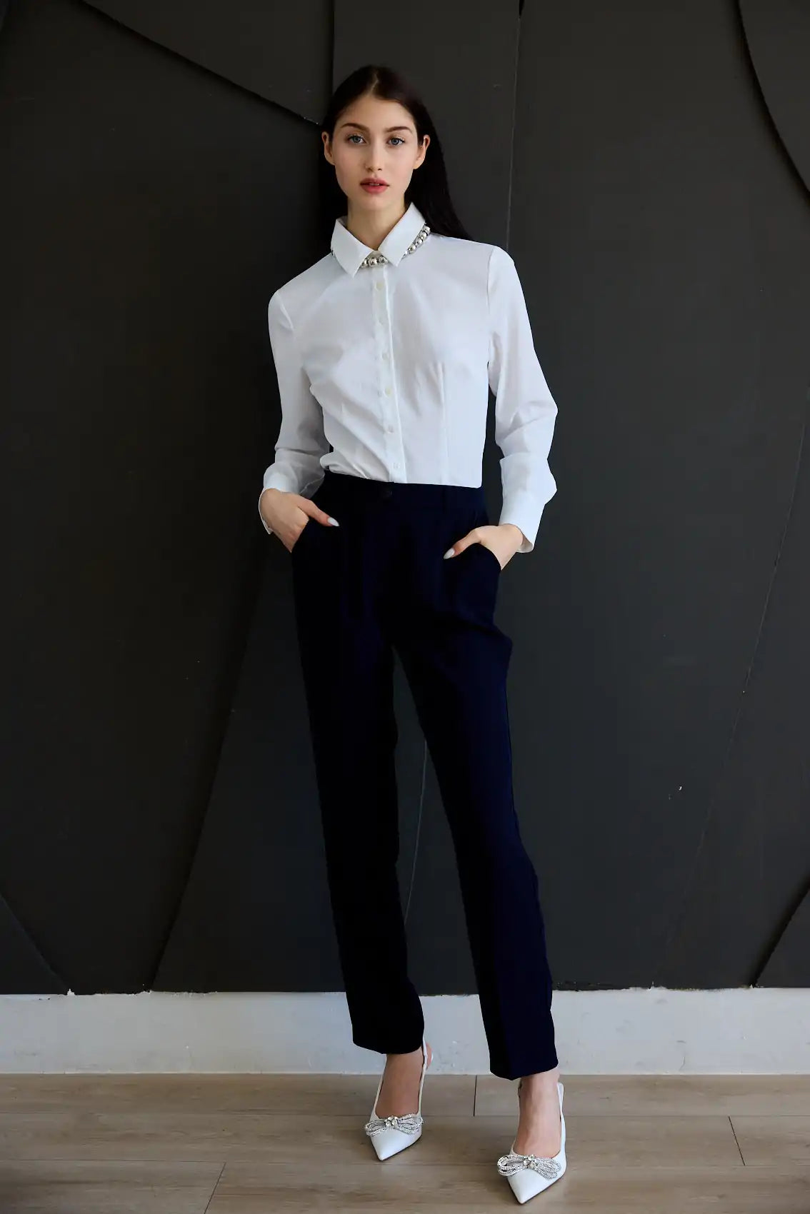 מכנסיים מחויטים גזרה ישרה