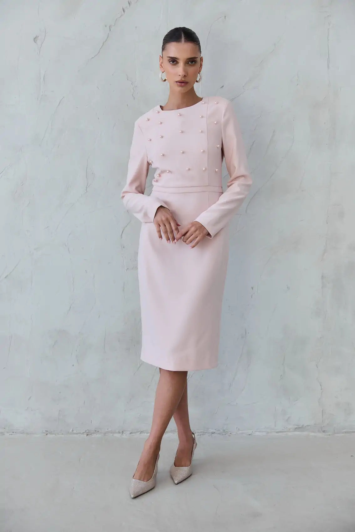 שמלה קלאסית עם פנינים