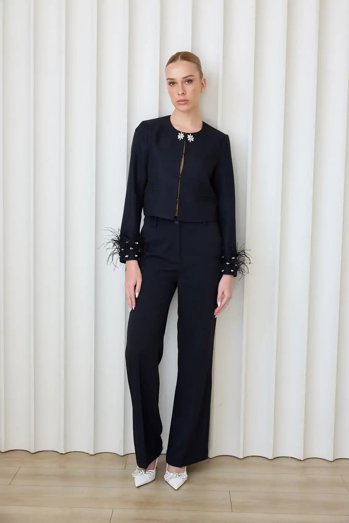 ז'קט טוויד שרוולי נוצות