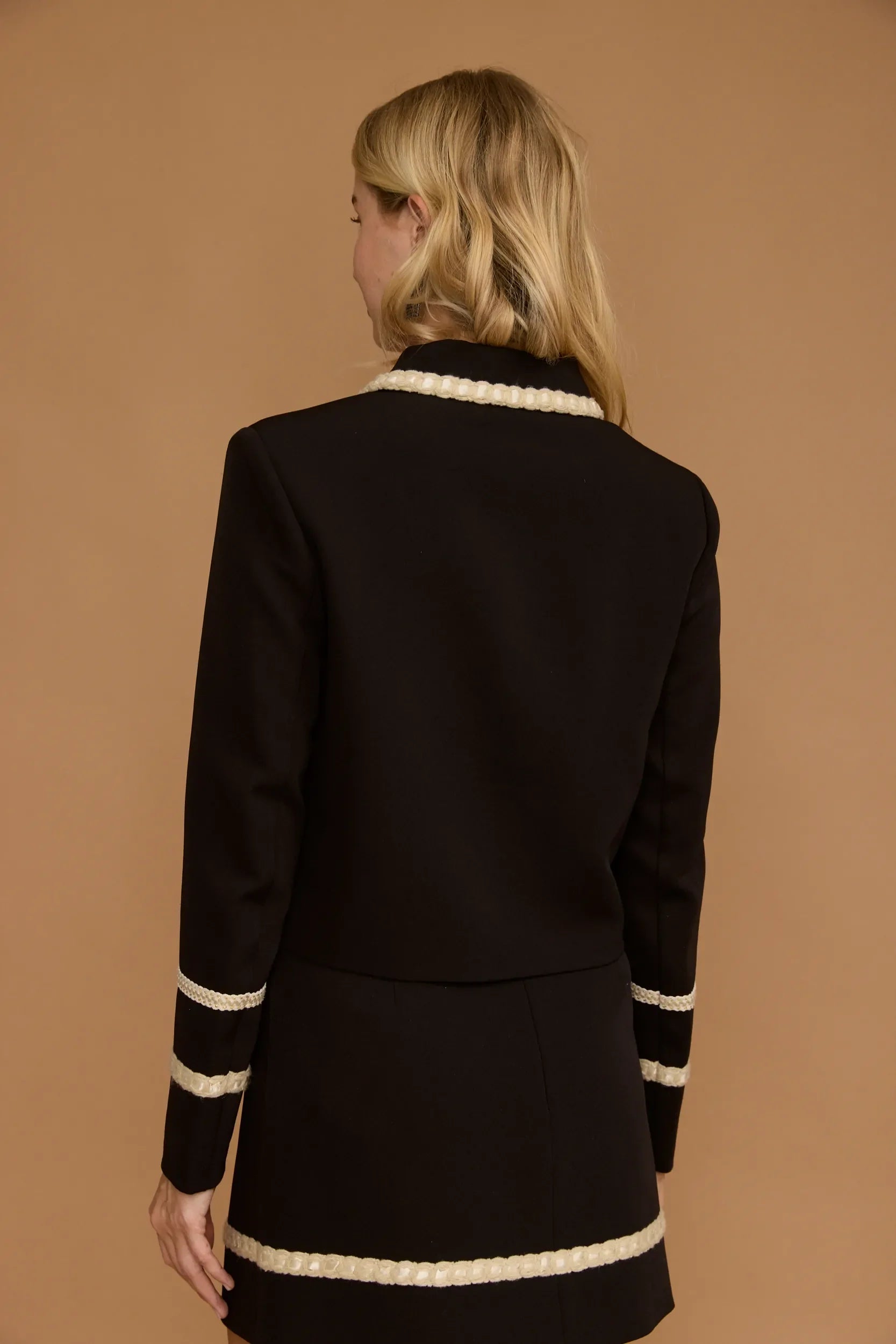 בלייזר עיטורי חבל כפתורים