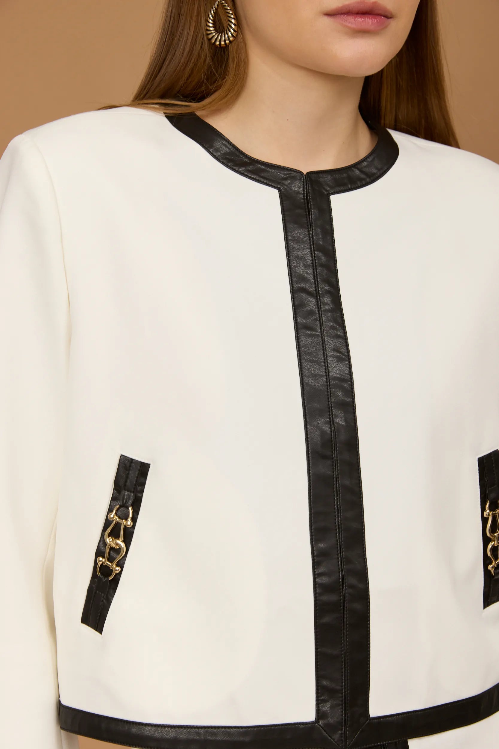 בלייזר גימור עור וכיסים