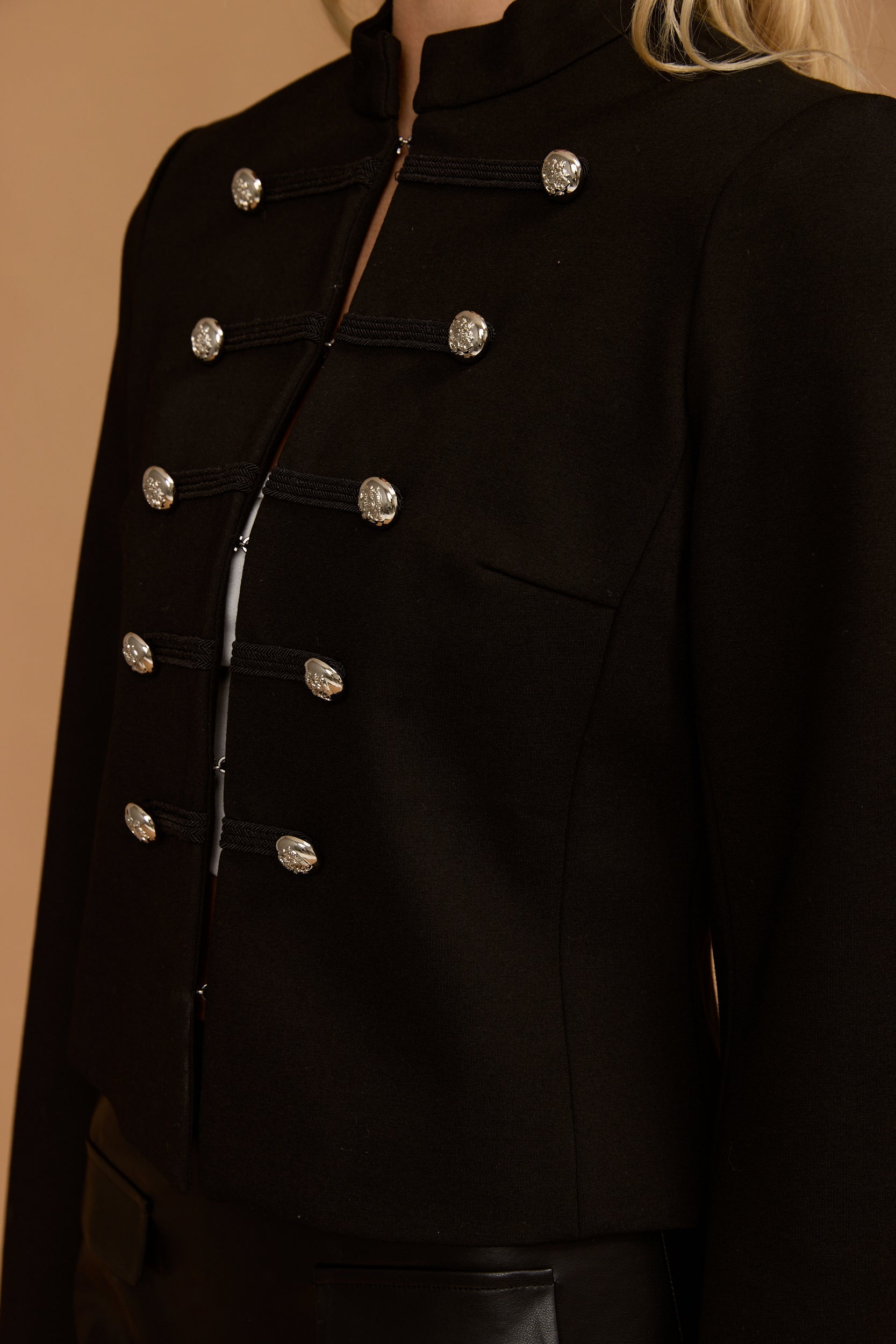 גקט כפתורי כסף צוורון יפן