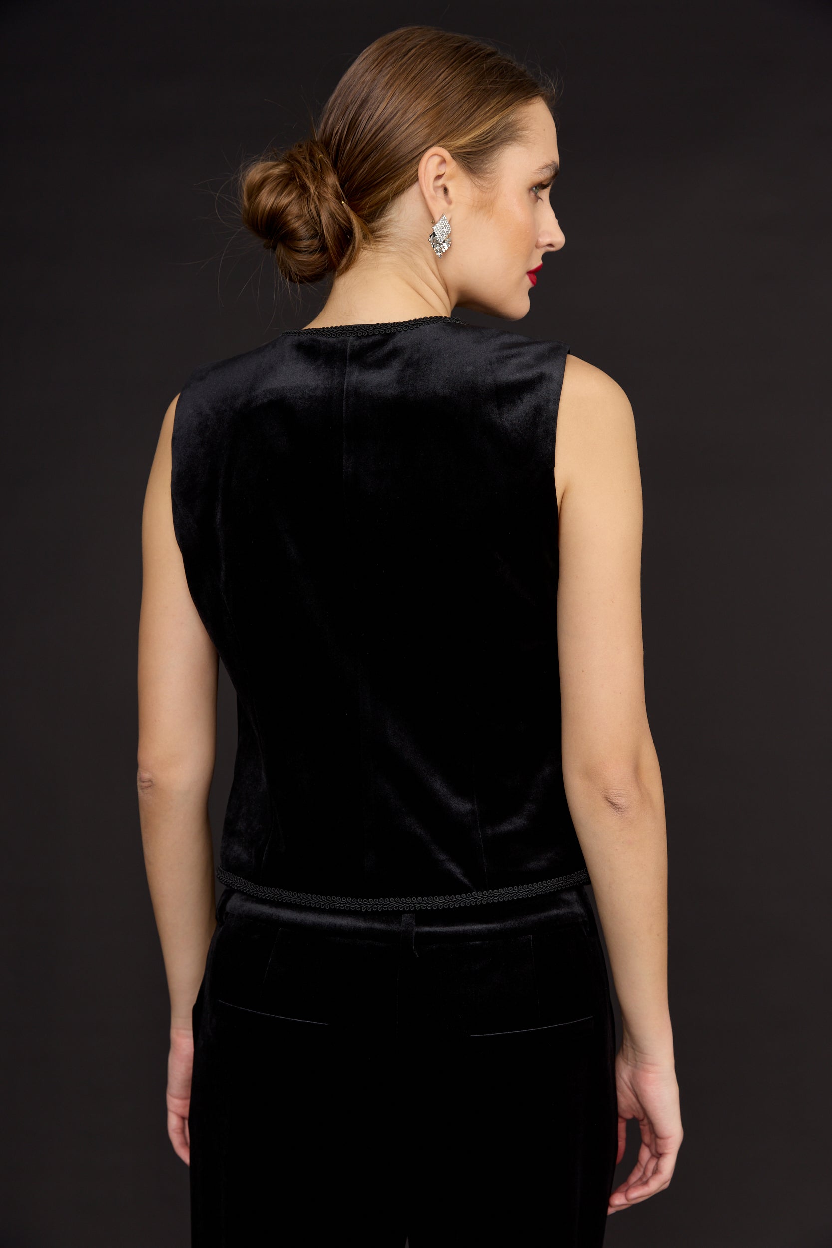 ווסט קטיפה כפתורים מעוטר