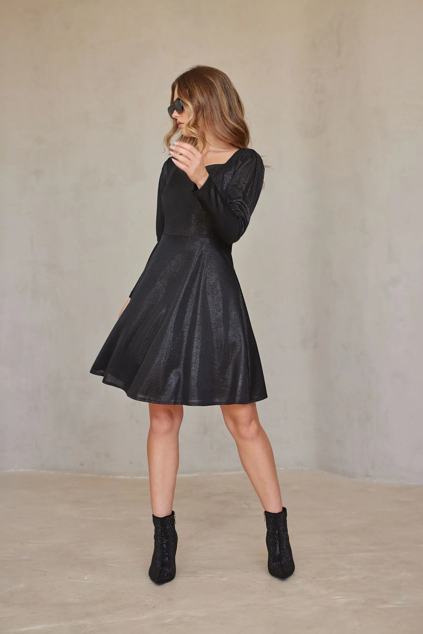 שמלה מנצנצת שרוול ארוך