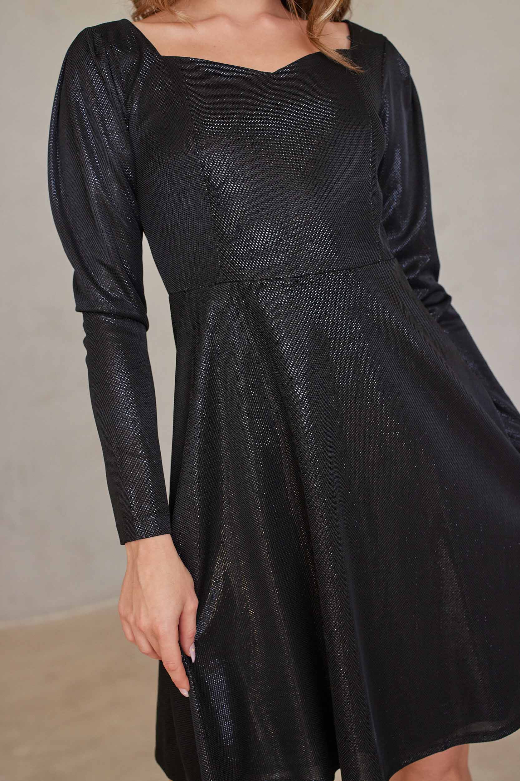 שמלה מנצנצת שרוול ארוך